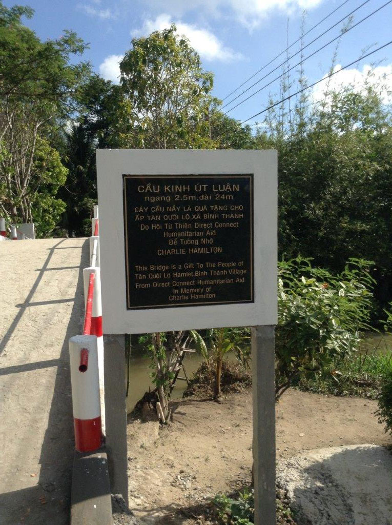 Binh Thanh bridge dedication plaque